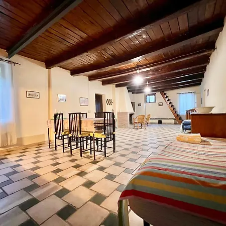 게스트하우스 Palazzo Giallo, Nel Centro Storico Nel Cuore Del Pollino *